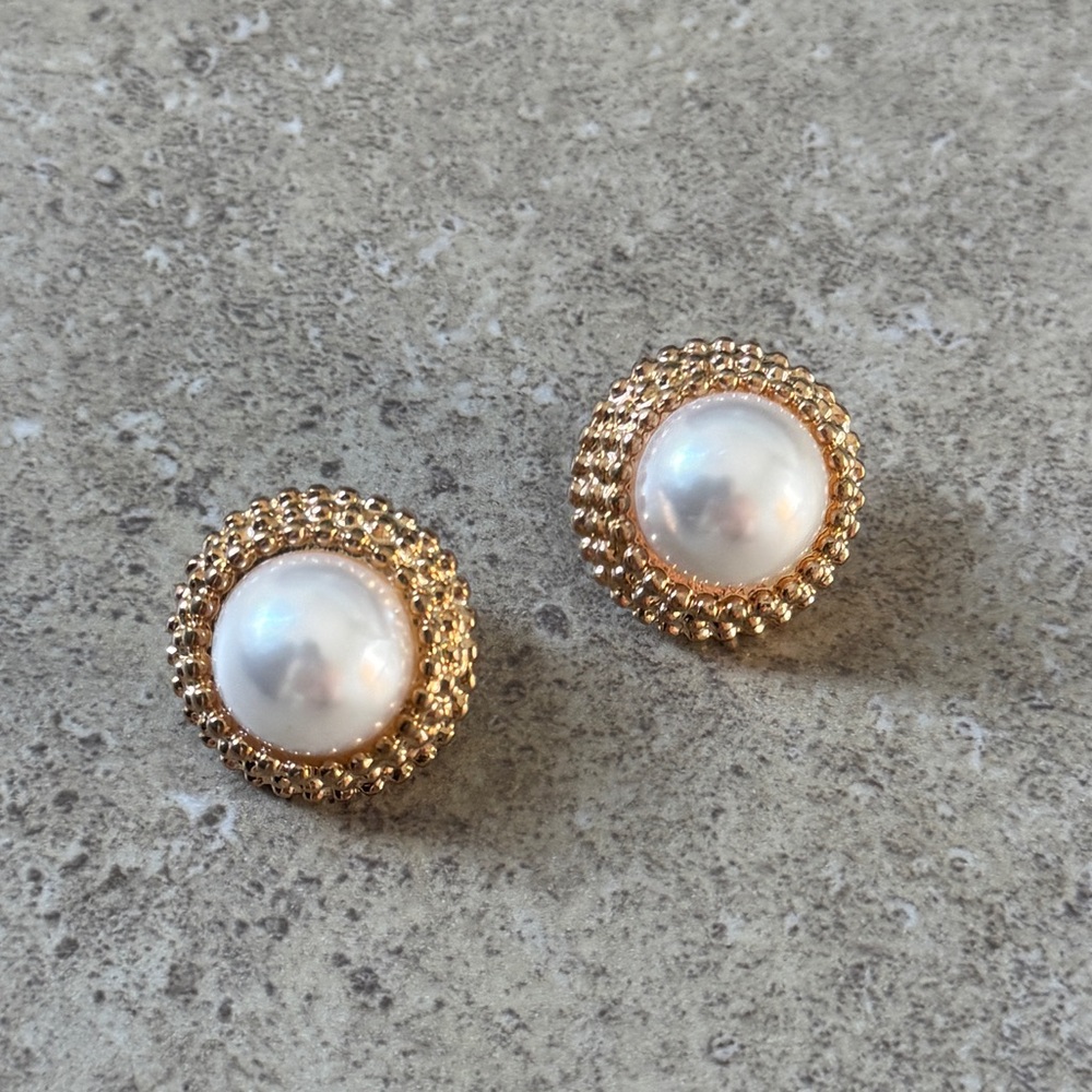 💖4/$30 New Gold and Pearl Stud Earrings